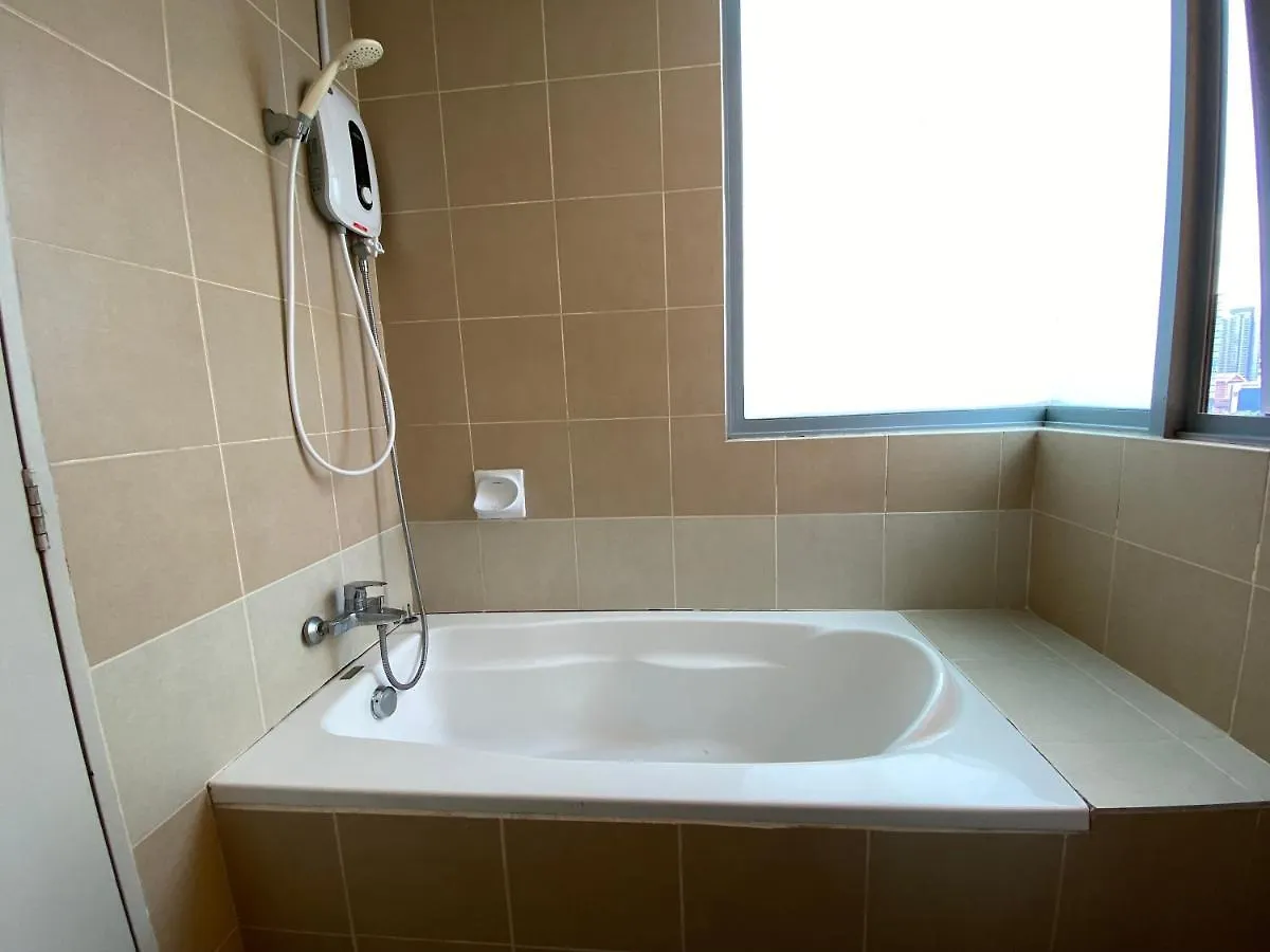 Spacious 3R,2R,Studio 5Min Walk To Time Square,Lalaport, Pool,Gym,Wifi Lägenhet Kuala Lumpur
